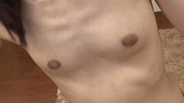 琴羽雫 胸元