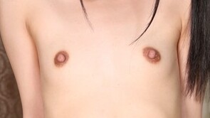 矢澤美々 胸元