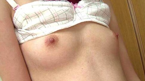 新垣とわ 胸元
